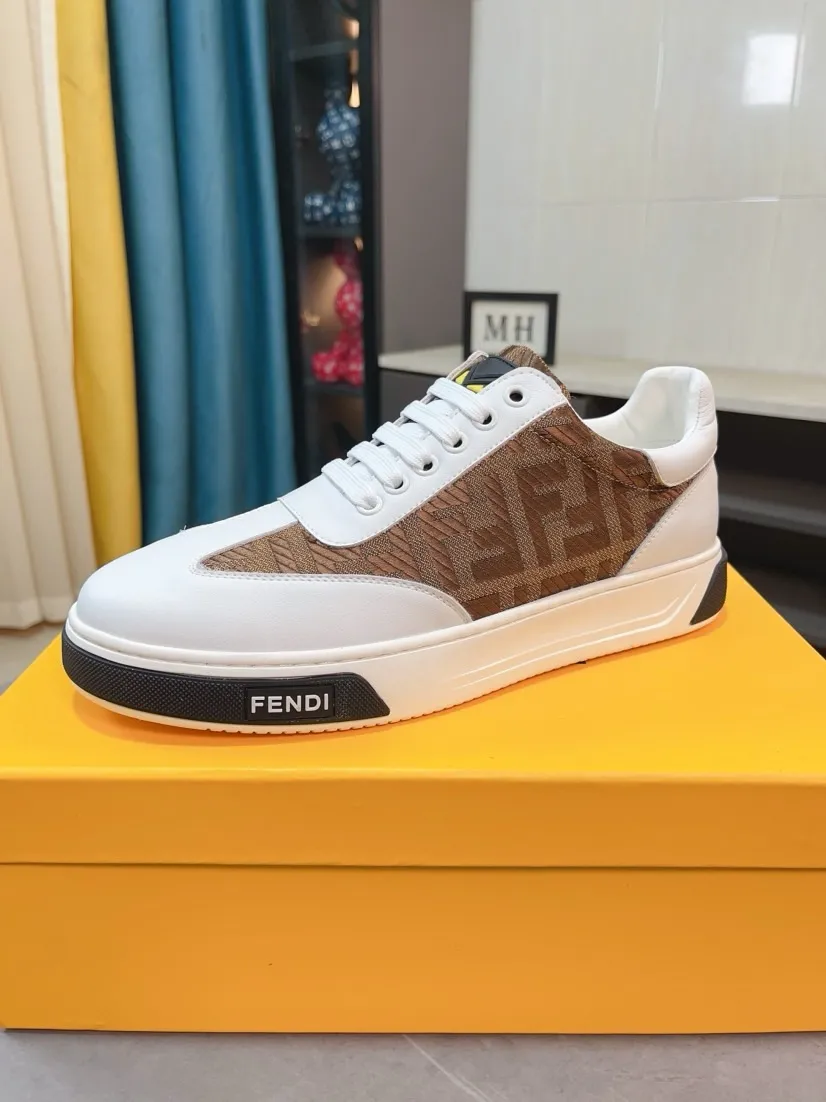 Men's Men's Shoes💰420🌹🌹[fendi] Fendi's classic and comfortable men's, this complex sneaker is made of soft calfskin➕genuine leather lining➕original ultra-light rubber material with rough outsole. This unique and light style is suitable for the casual and refined sensibility of this season. It is comfortable and natural on the feet. It is an everyday style for casual travel in autumn and winter! 38/44